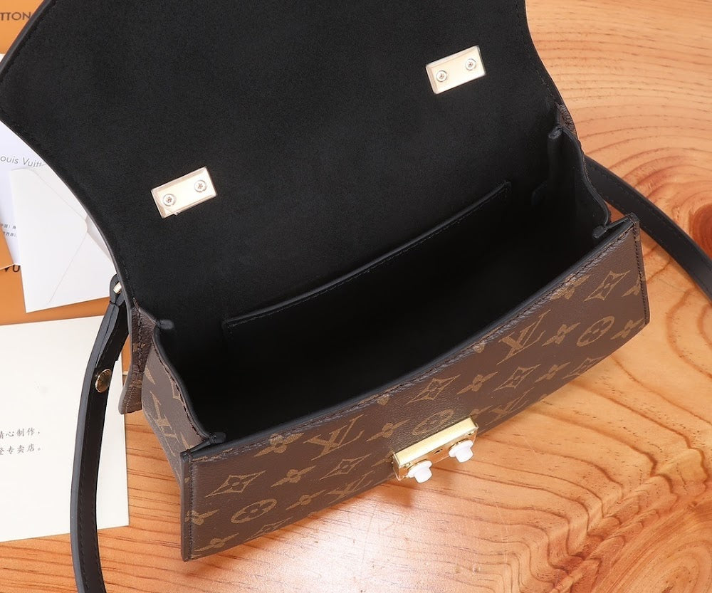 Dragons Bags ln Luxury Bag --97443