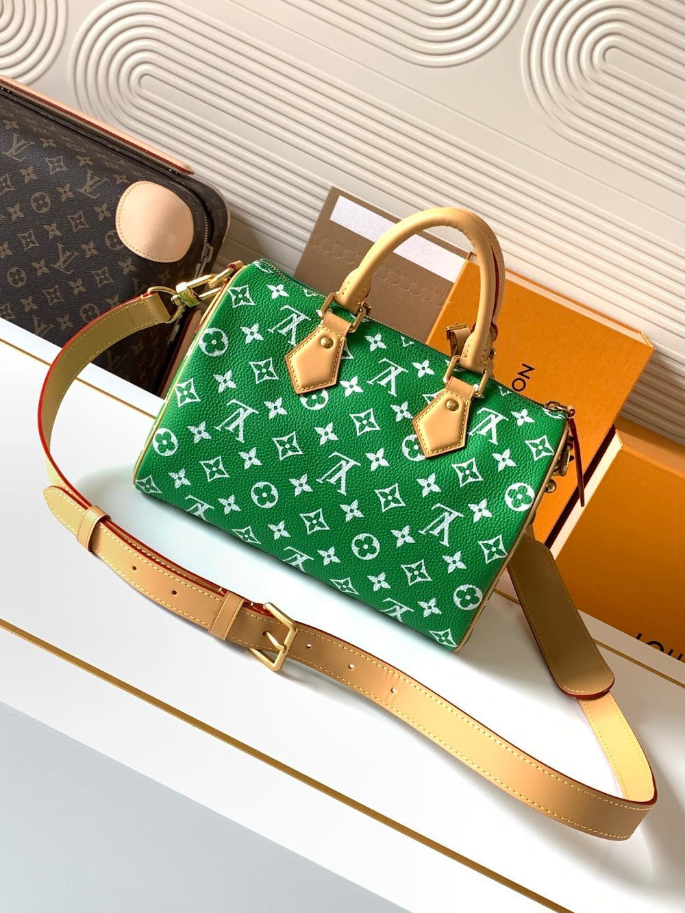 Dragons Bags ln Luxury Bag --81629
