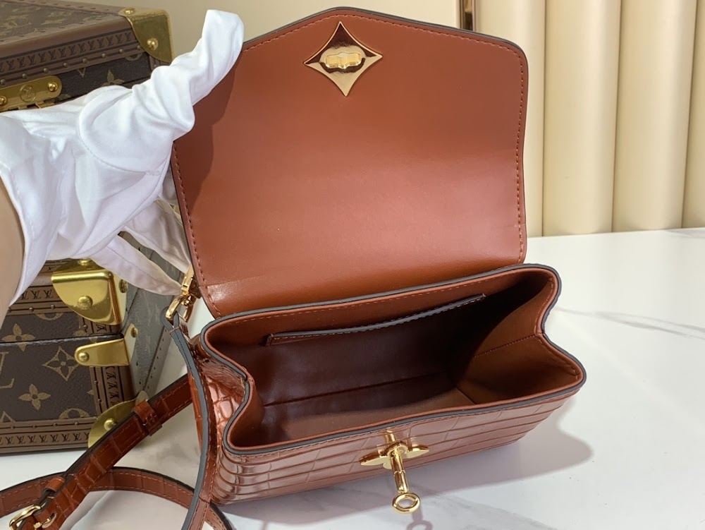 Dragons Bags ln Luxury Bag --57362