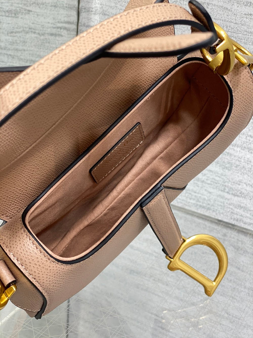 Dragons BagsDiorn Luxury Bag --115005