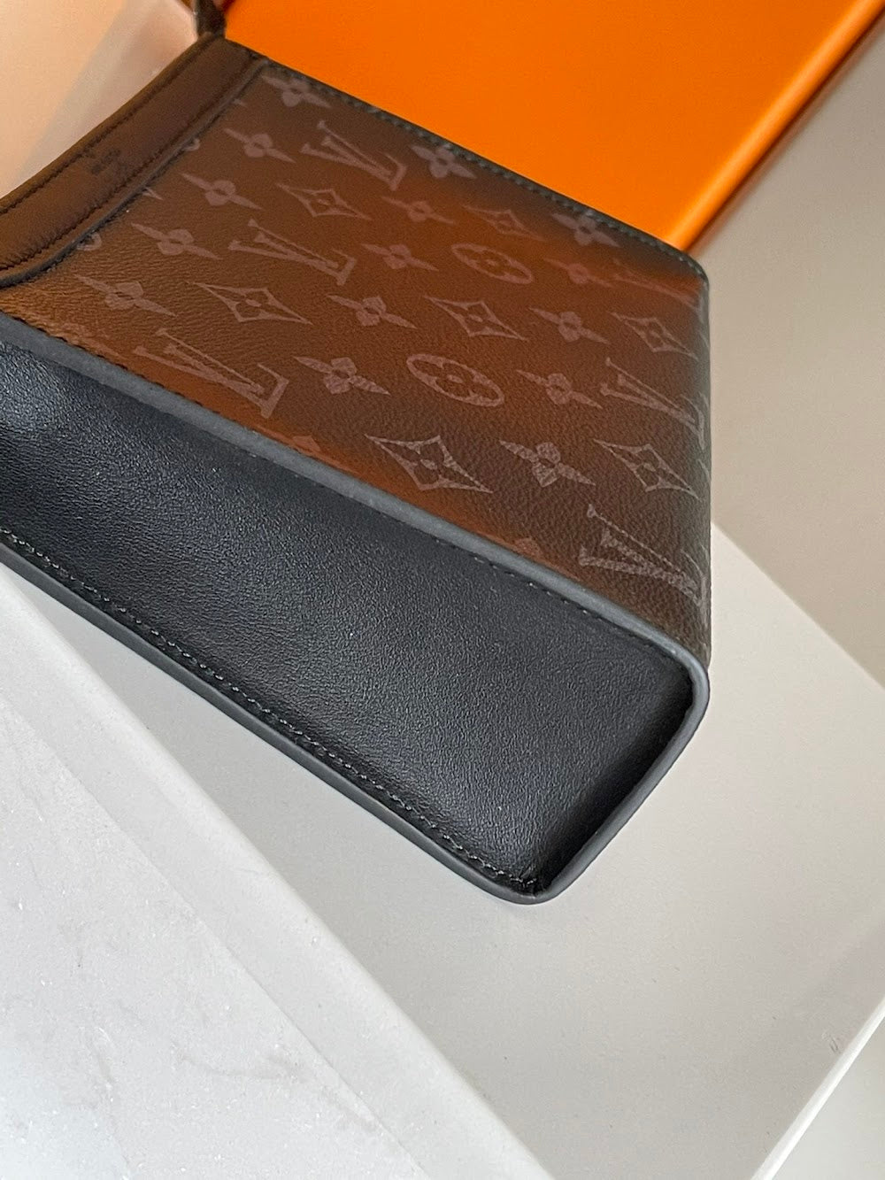 Dragons Bags ln Luxury Bag --70337