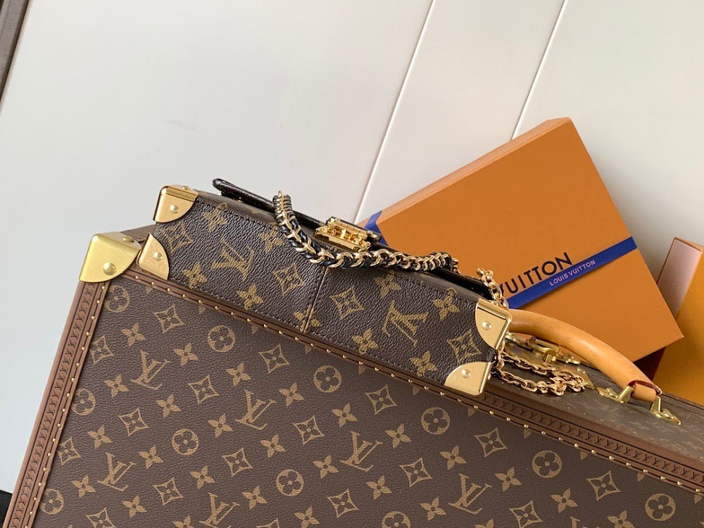 Dragons Bags ln Luxury Bag --81847