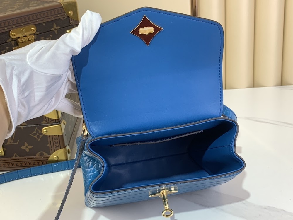 Dragons Bags ln Luxury Bag --62644