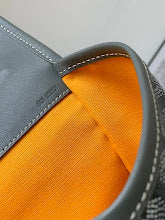 new-luxury-designer-bags-nm8228