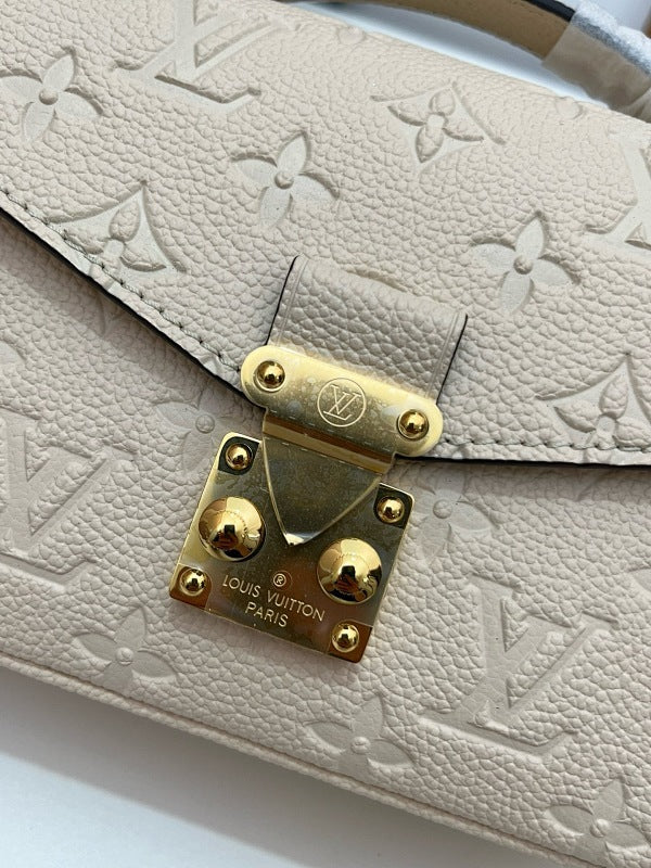 Dragons Bags ln Luxury Bag --81785