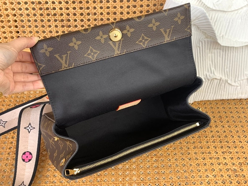 Dragons Bags ln Luxury Bag --61757