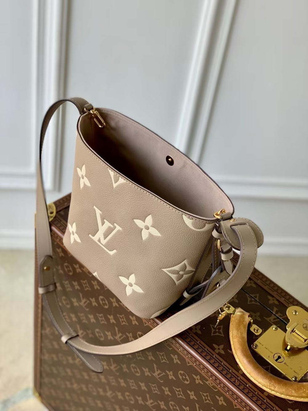 Dragons Bags ln Luxury Bag --81664