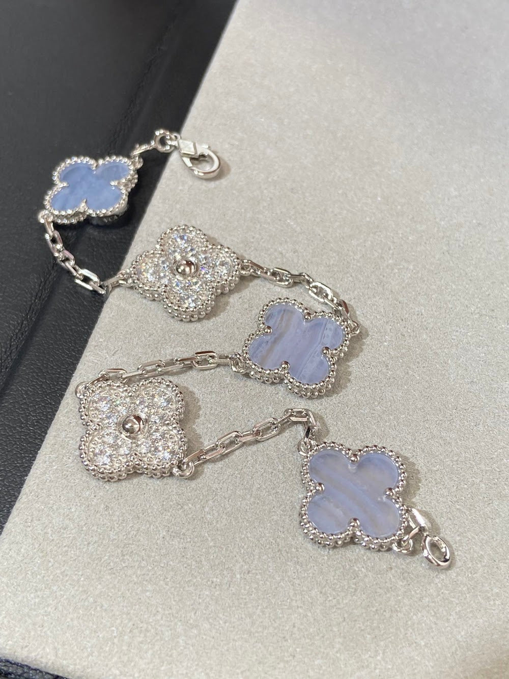 Dragons Bags VCA Luxury Jewelry --51710