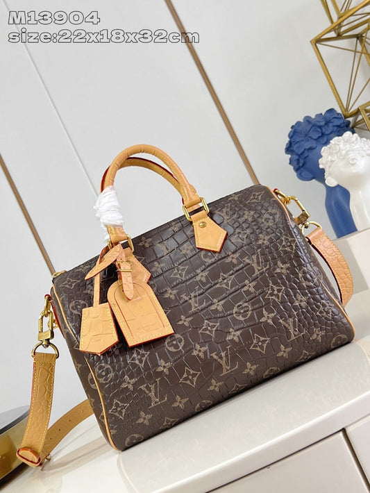 Dragons Bags ln Luxury Bag --97332
