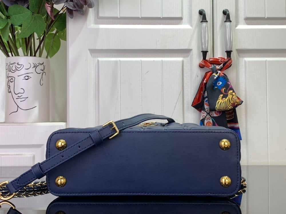 Dragons Bags ln Luxury Bag --96708