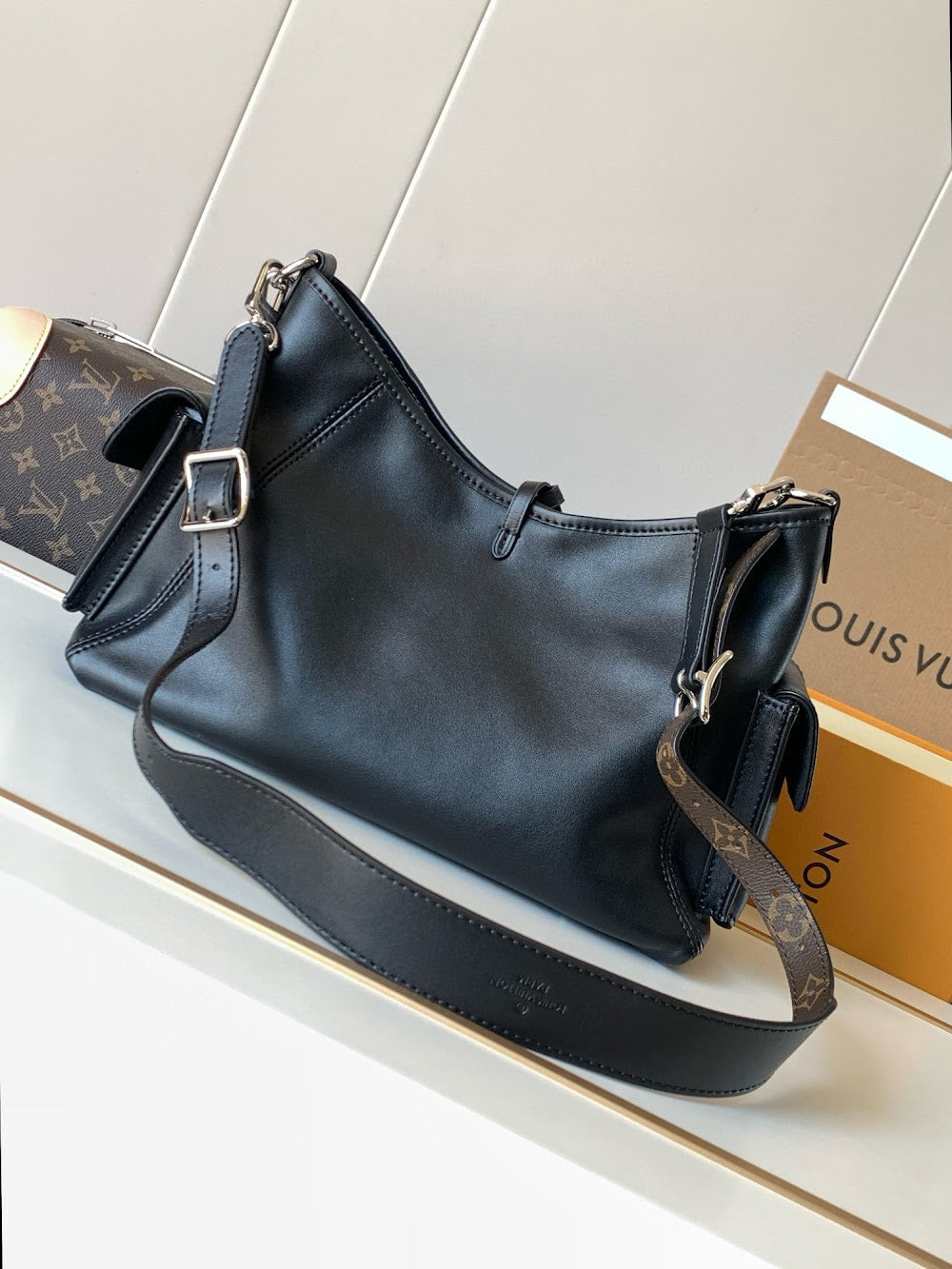 Dragons Bags ln Luxury Bag --81537
