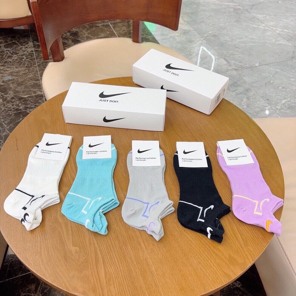 Dragons Bags Premium Luxury Socks --97867