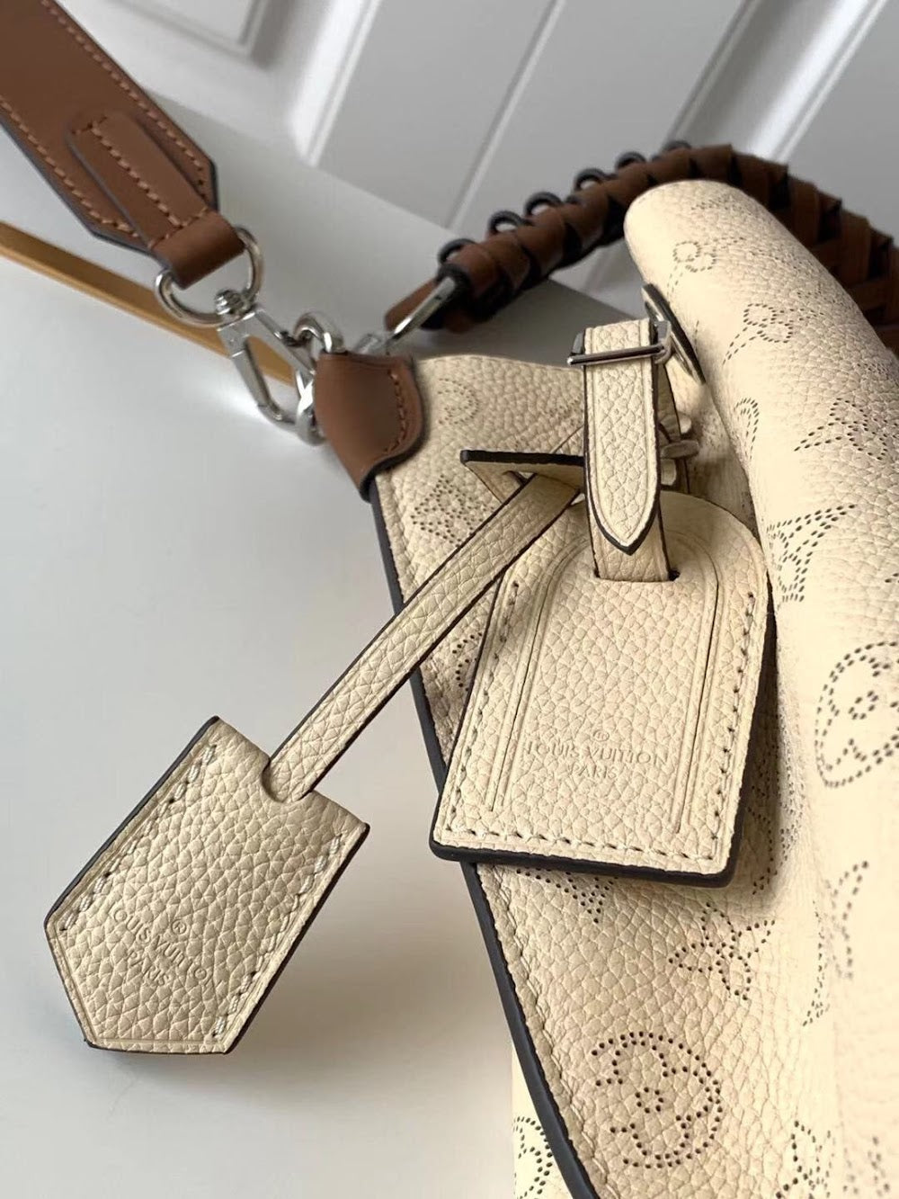 Dragons Bags ln Luxury Bag --97109