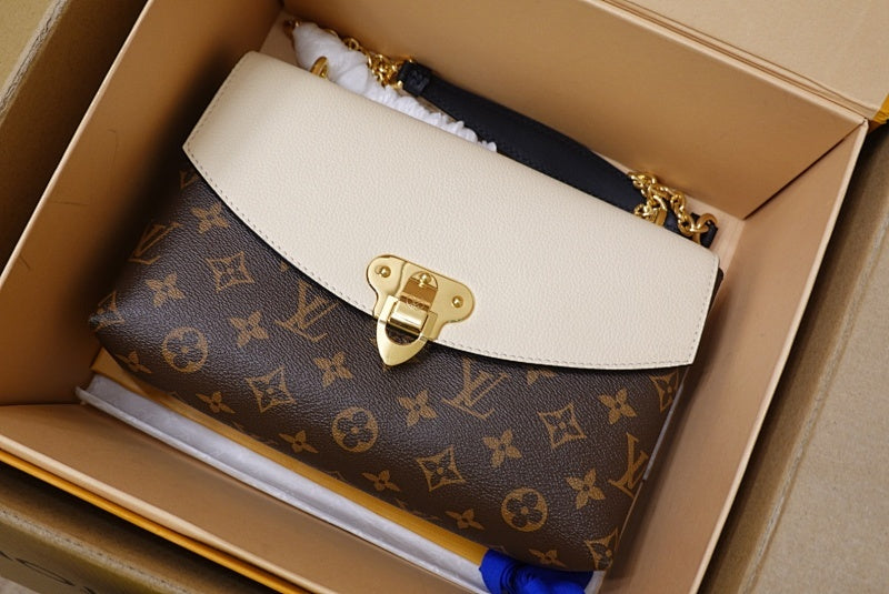 Dragons Bags ln Luxury Bag --60604