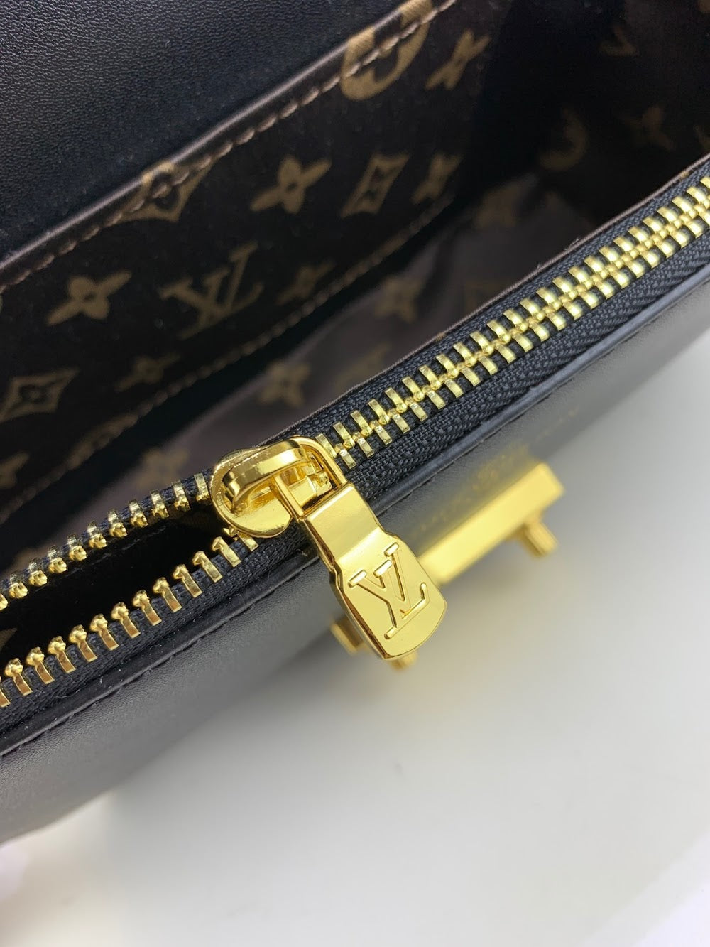 Dragons Bags ln Luxury Bag --78441