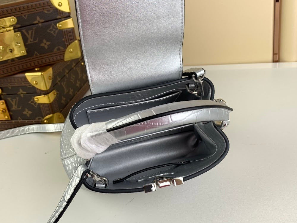 Dragons Bags ln Luxury Bag --61485