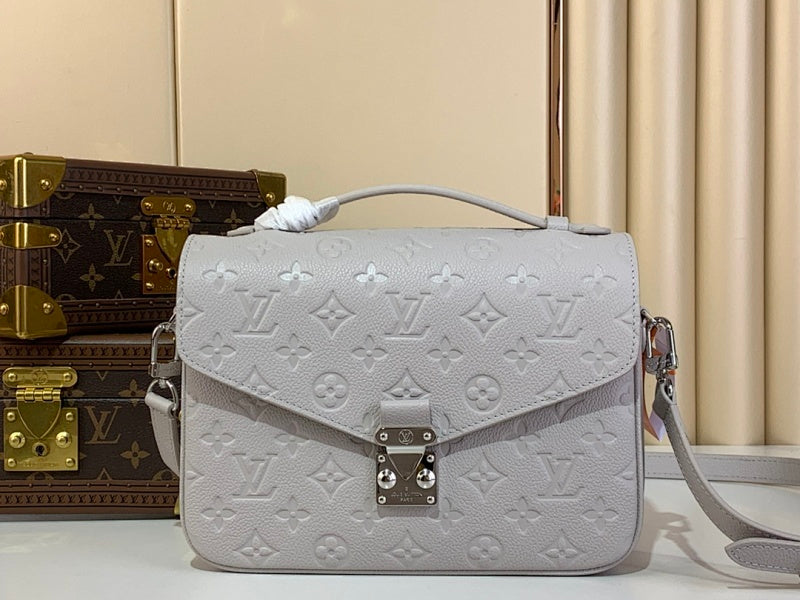 Dragons Bags ln Luxury Bag --62660