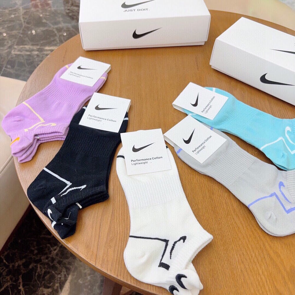 Dragons Bags Premium Luxury Socks --97901