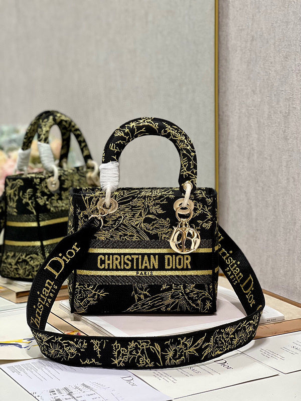 Dragons Bags Detail