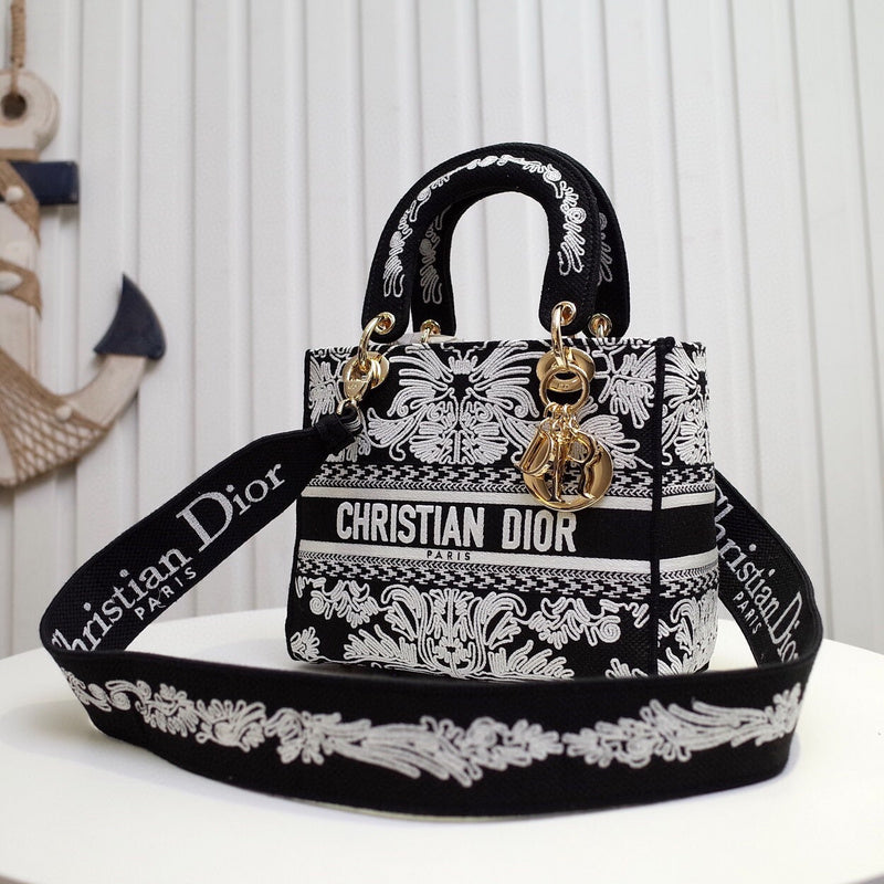 Dragons Bags Detail