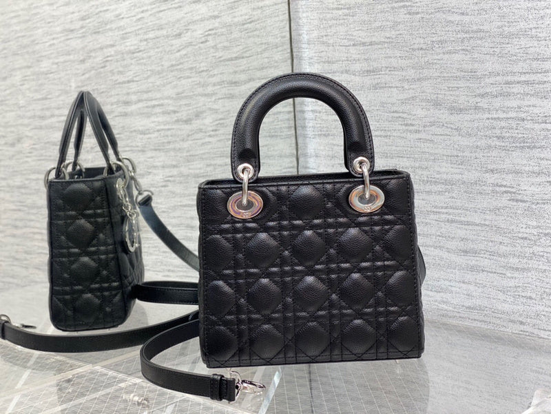 Dragons Bags Detail