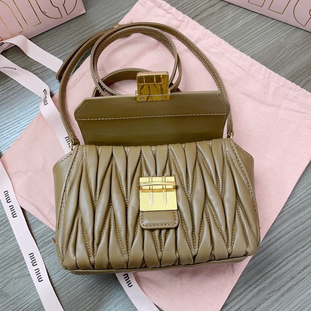 Dragons Bags Miun Miun Luxury Bag --123257