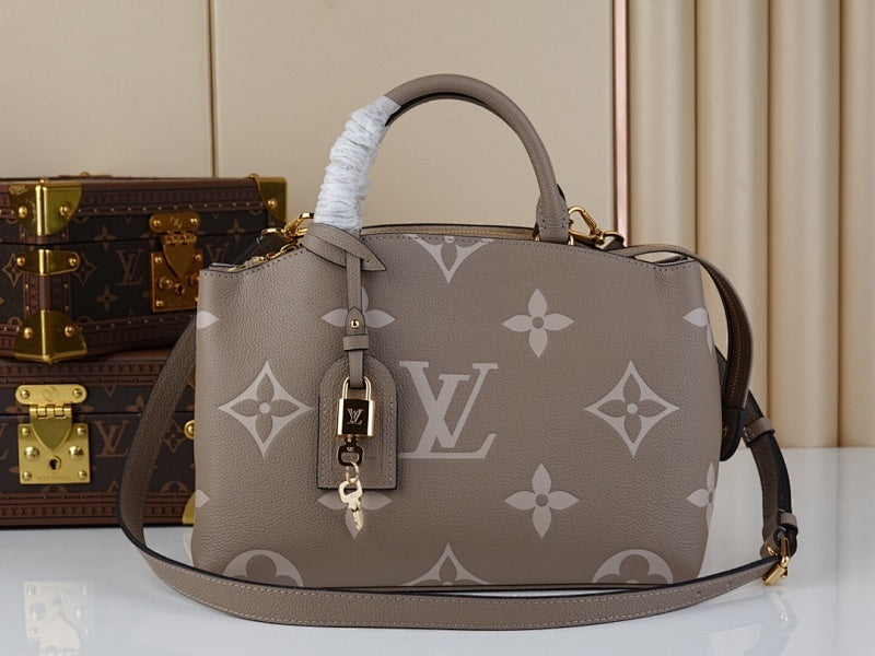 Dragons Bags ln Luxury Bag --66767
