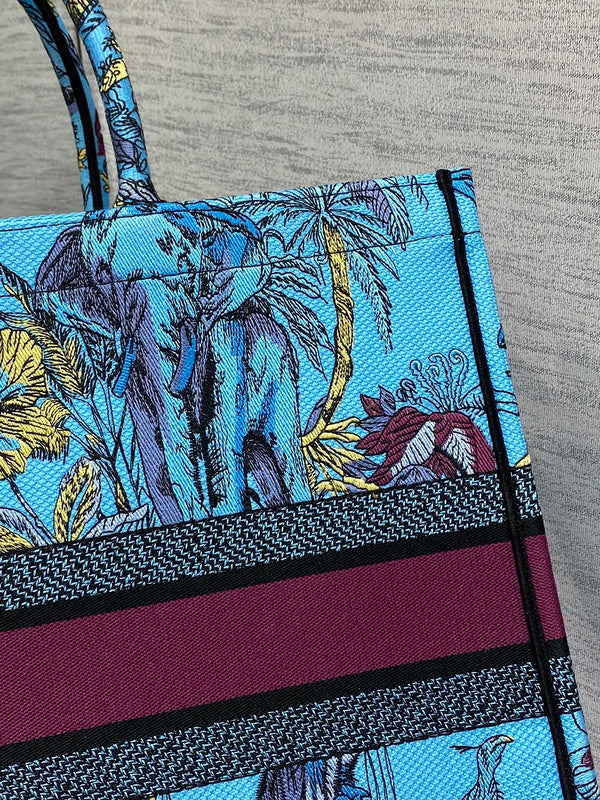 Dragons Bags Detail