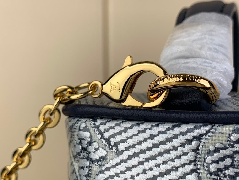 Dragons Bags ln Luxury Bag --61762