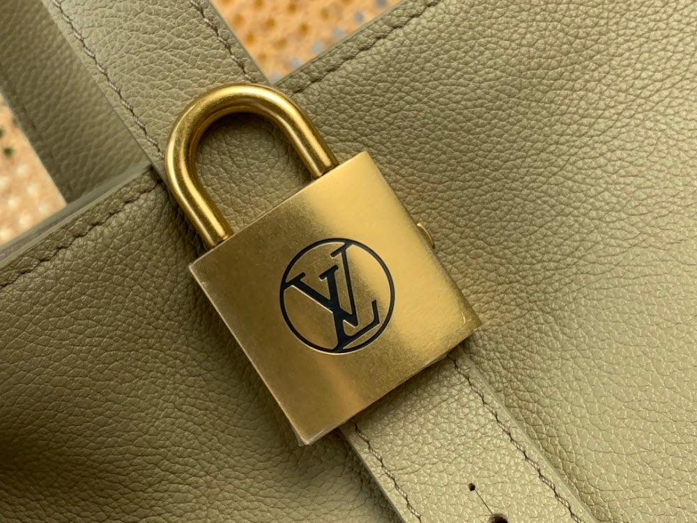Dragons Bags ln Luxury Bag --62467