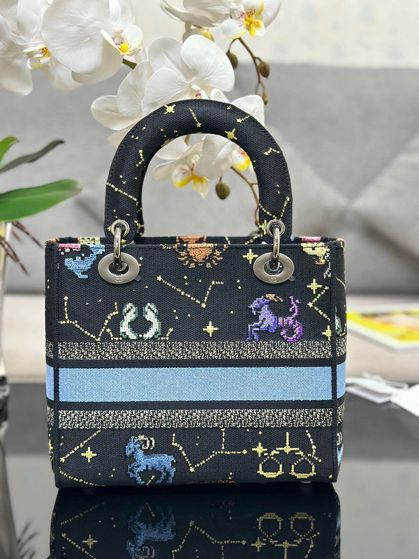 Dragons Bags Detail