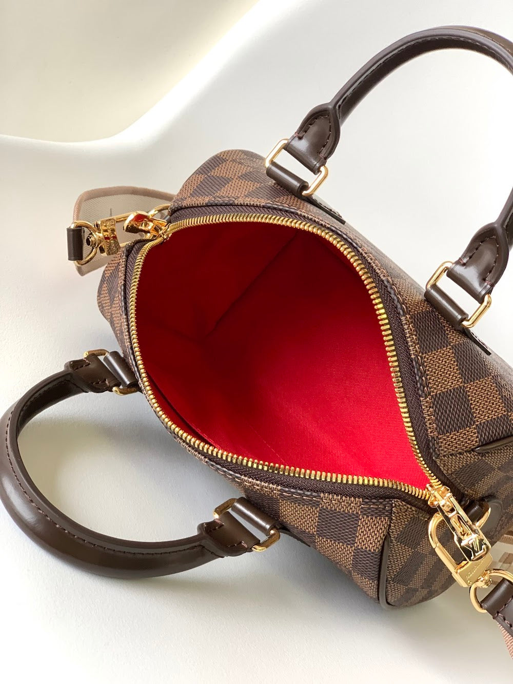 Dragons Bags ln Luxury Bag --81671