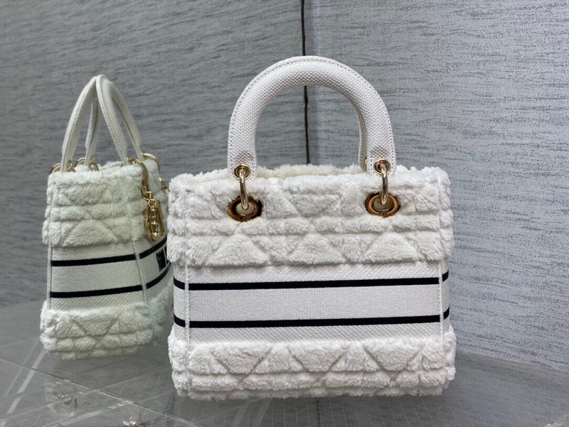 Dragons Bags Detail
