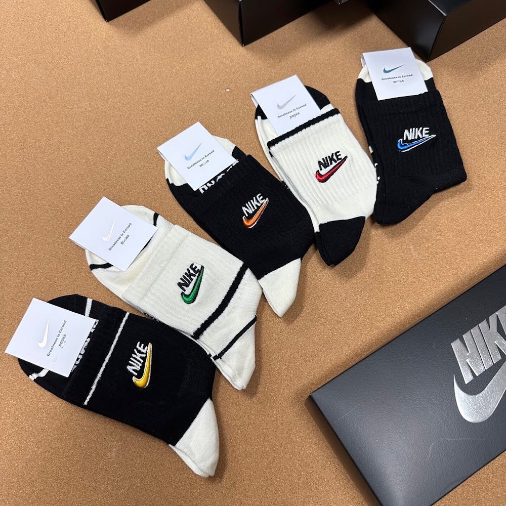 Dragons Bags Premium Luxury Socks --98353