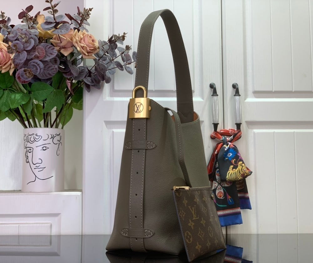 Dragons Bags ln Luxury Bag --96712
