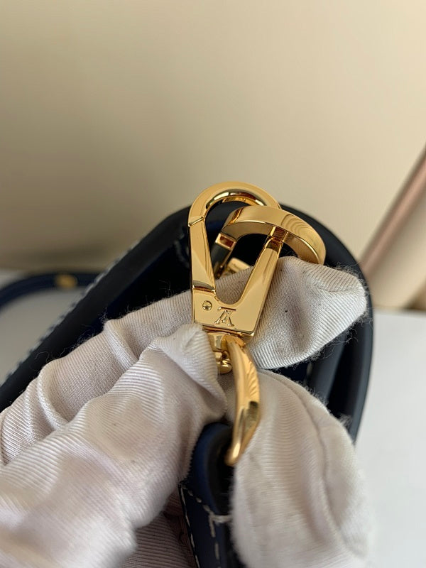 Dragons Bags ln Luxury Bag --60756
