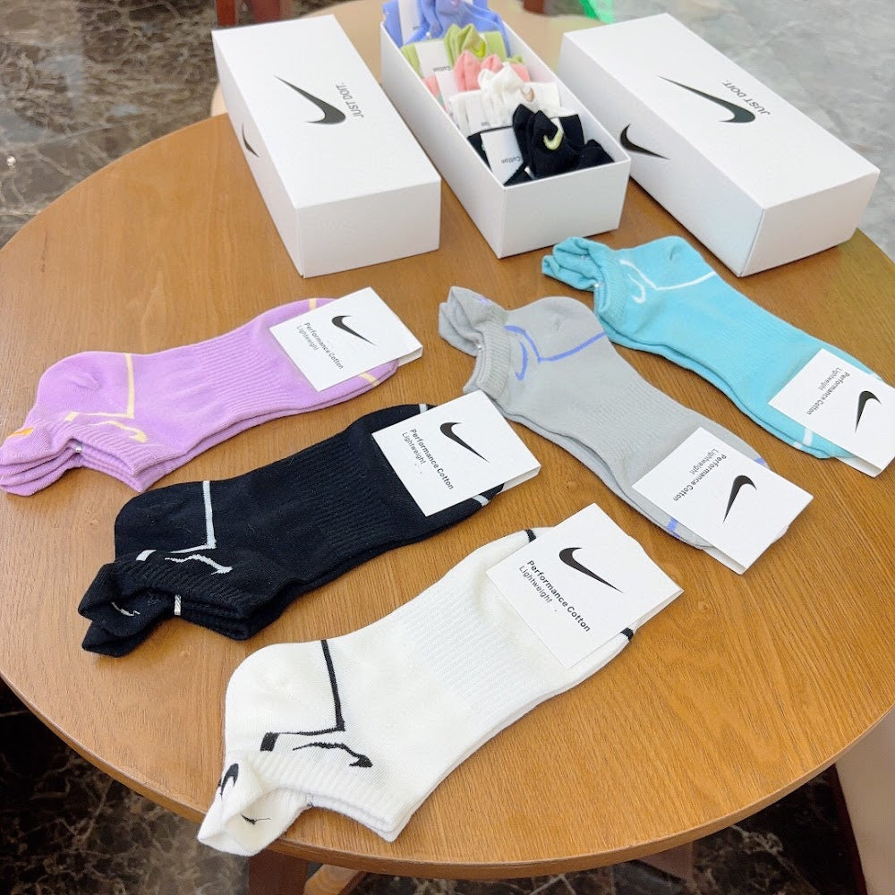 Dragons Bags Premium Luxury Socks --98183
