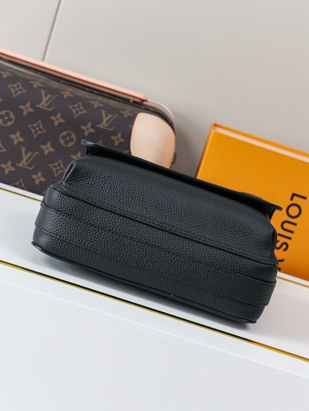 Dragons Bags ln Luxury Bag --71610