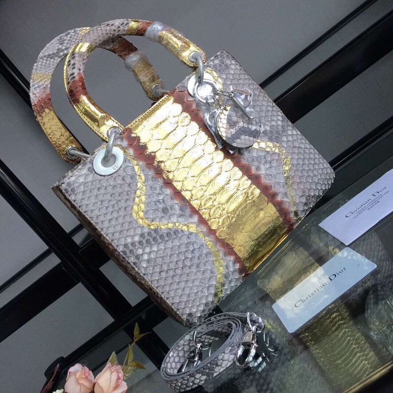 Dragons Bags Detail