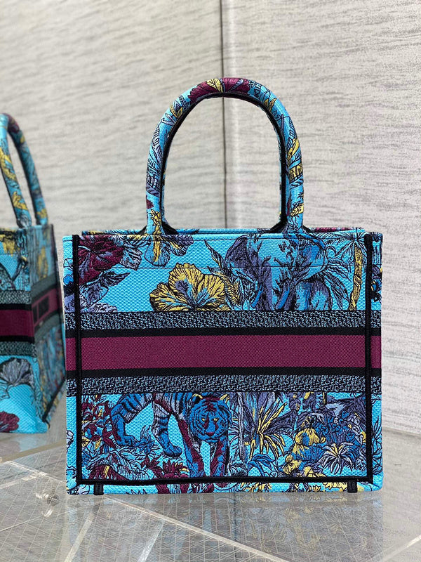 Dragons Bags Detail