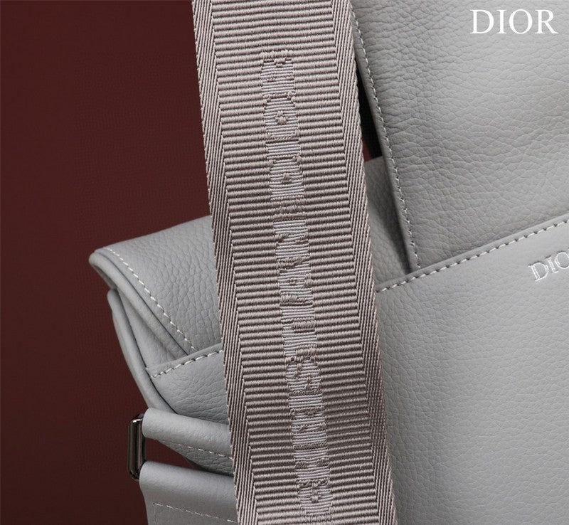 Dragons Bags Detail