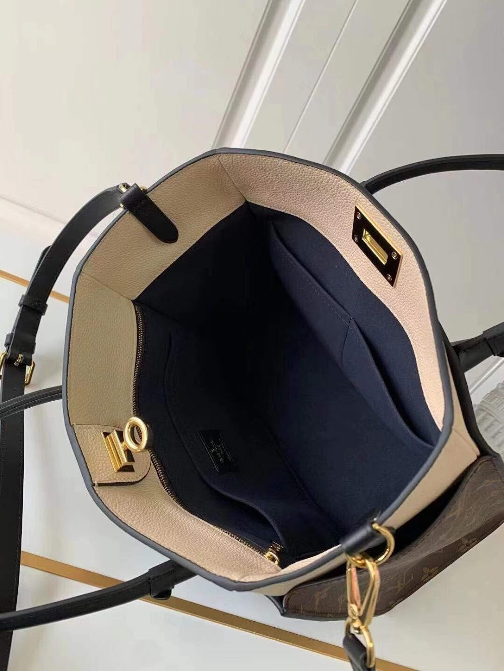 Dragons Bags ln Luxury Bag --60473