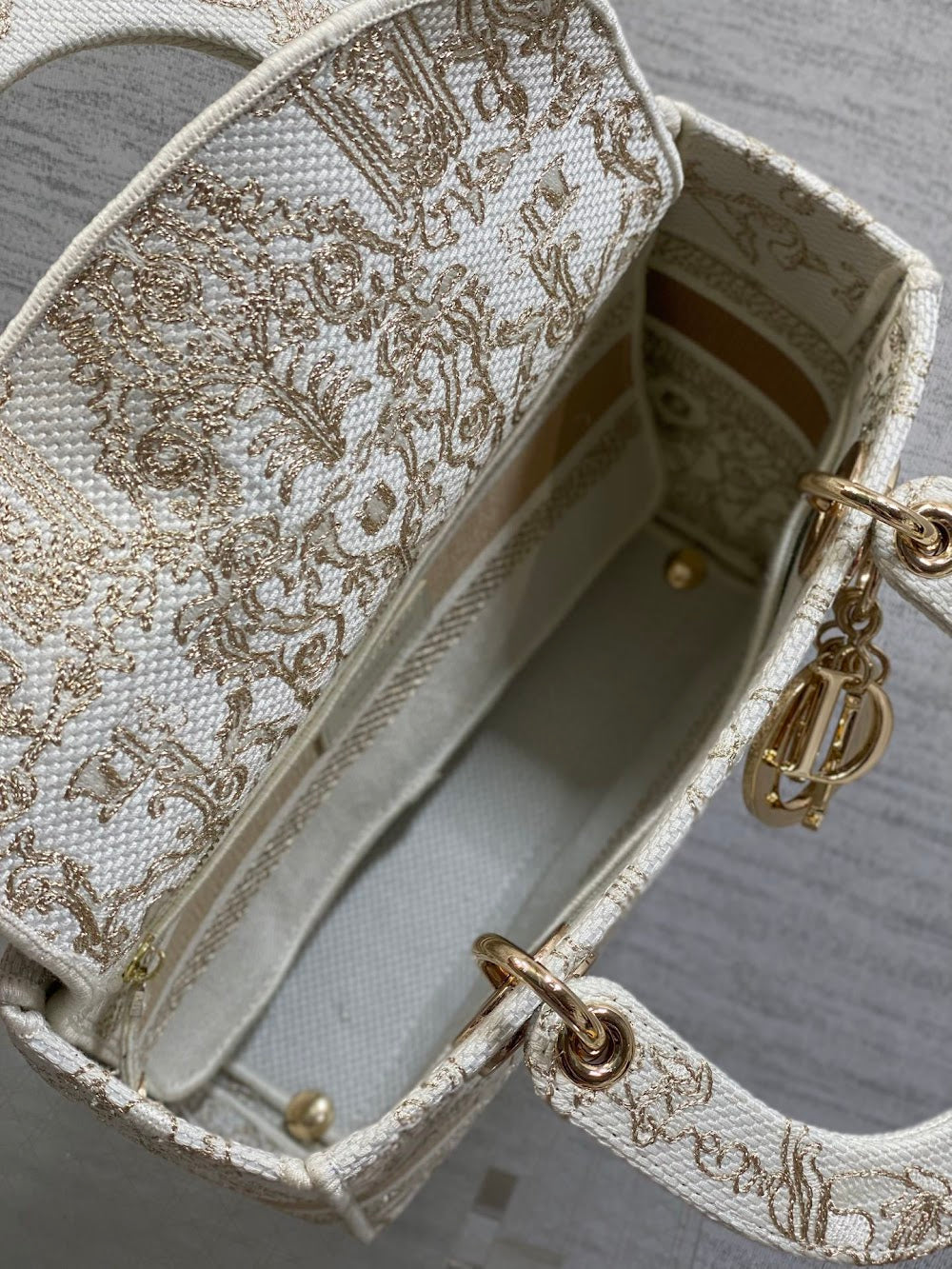 Dragons BagsDiorn Luxury Bag --114939