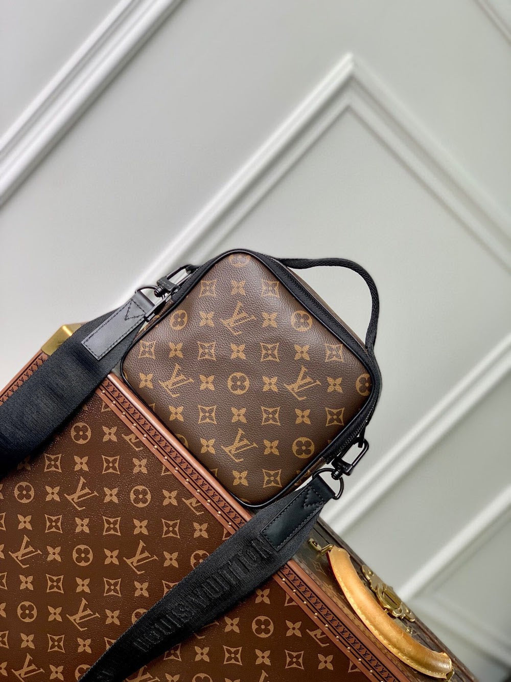 Dragons Bags ln Luxury Bag --71069