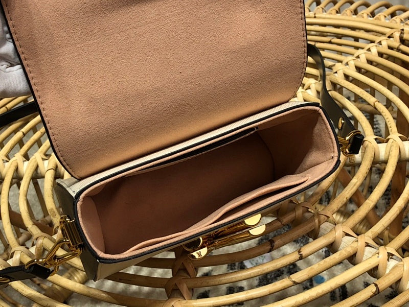 Dragons Bags ln Luxury Bag --66580