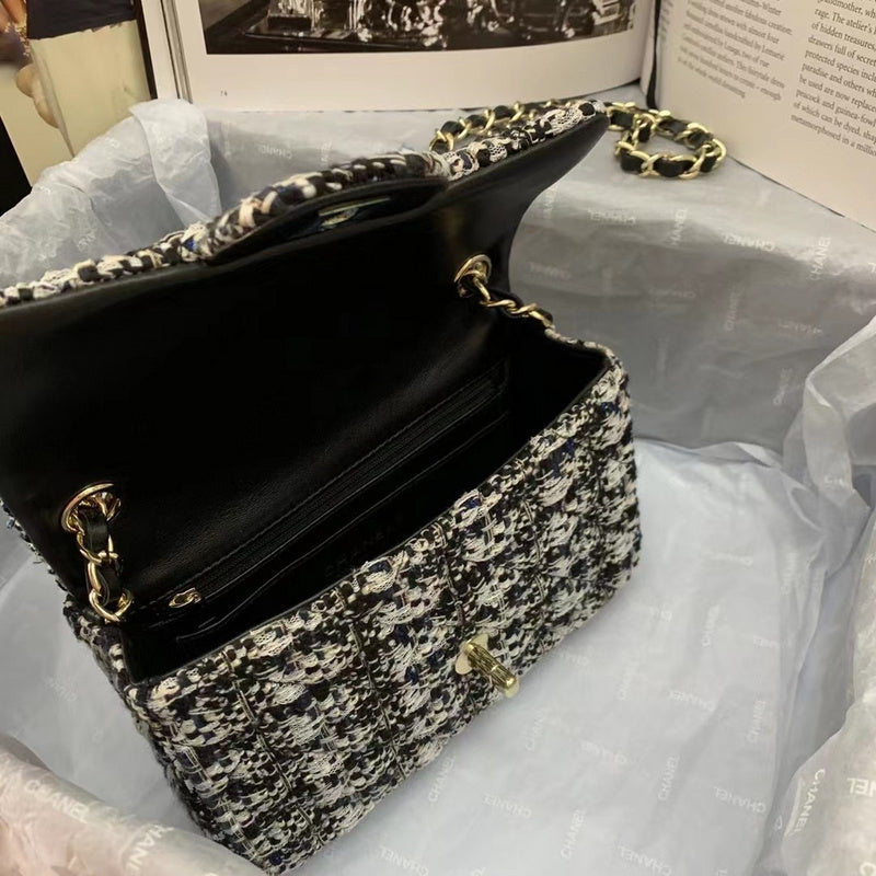 Dragons Bags Detail