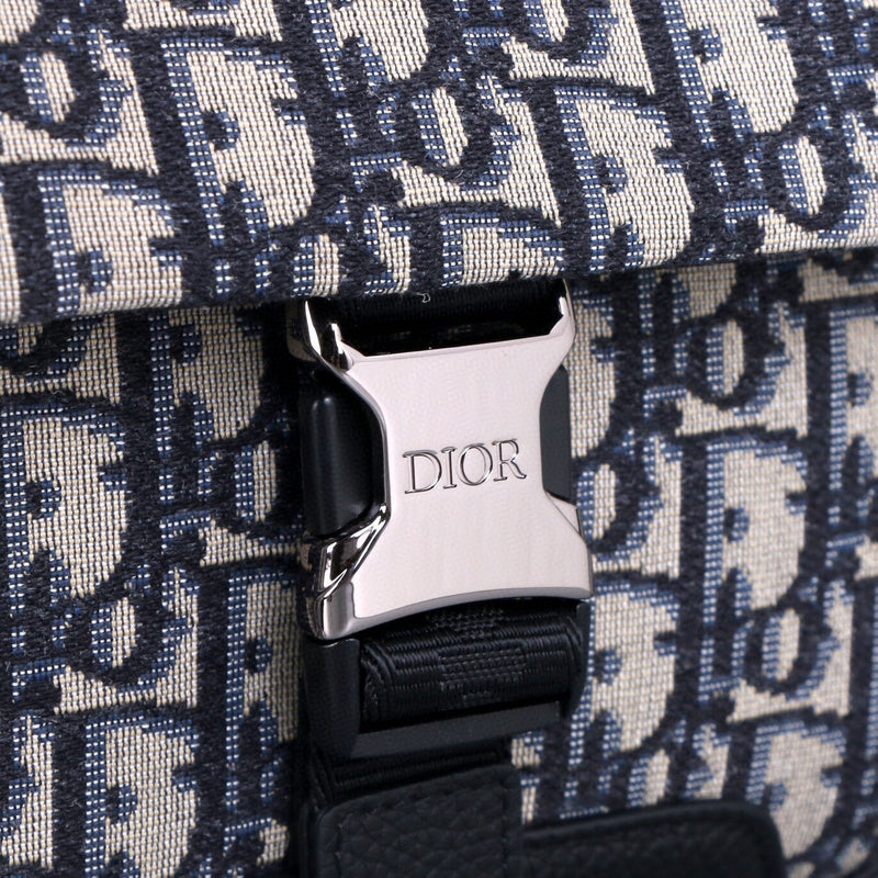 Dragons Bags Detail