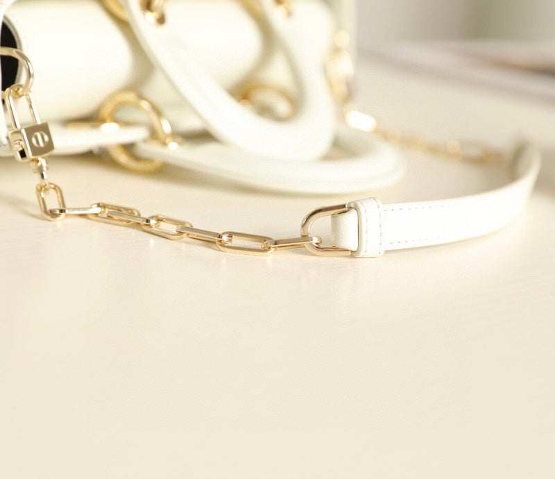 Dragons Bags Detail