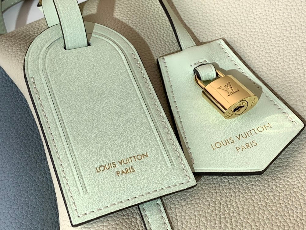 Dragons Bags ln Luxury Bag --69616
