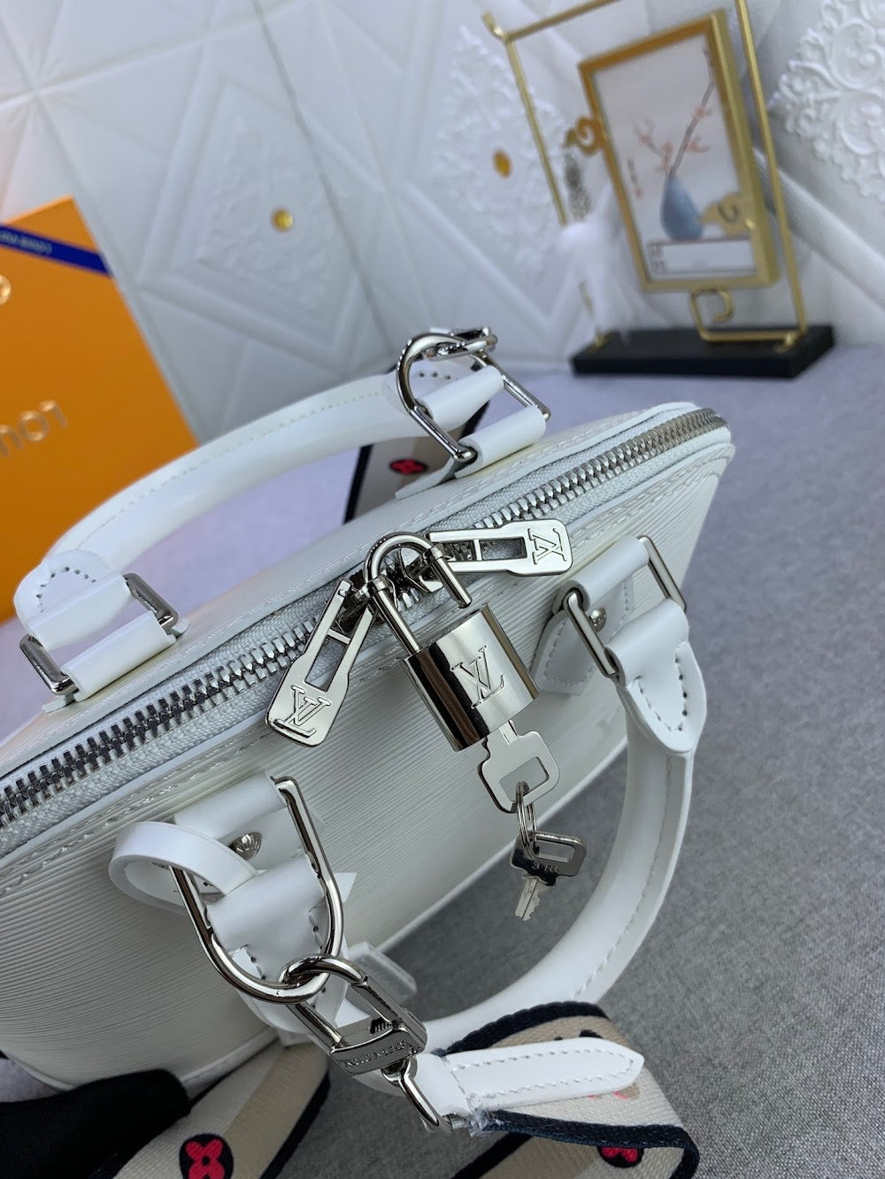 Dragons Bags ln Luxury Bag --78508